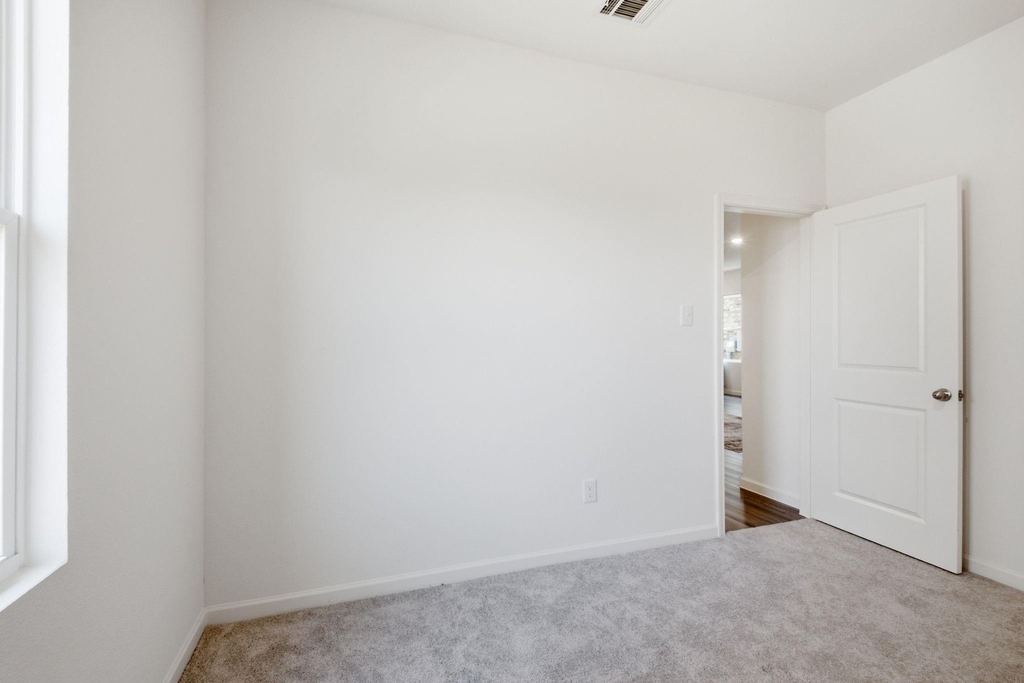 2314 Winthrop Avenue - Photo 21