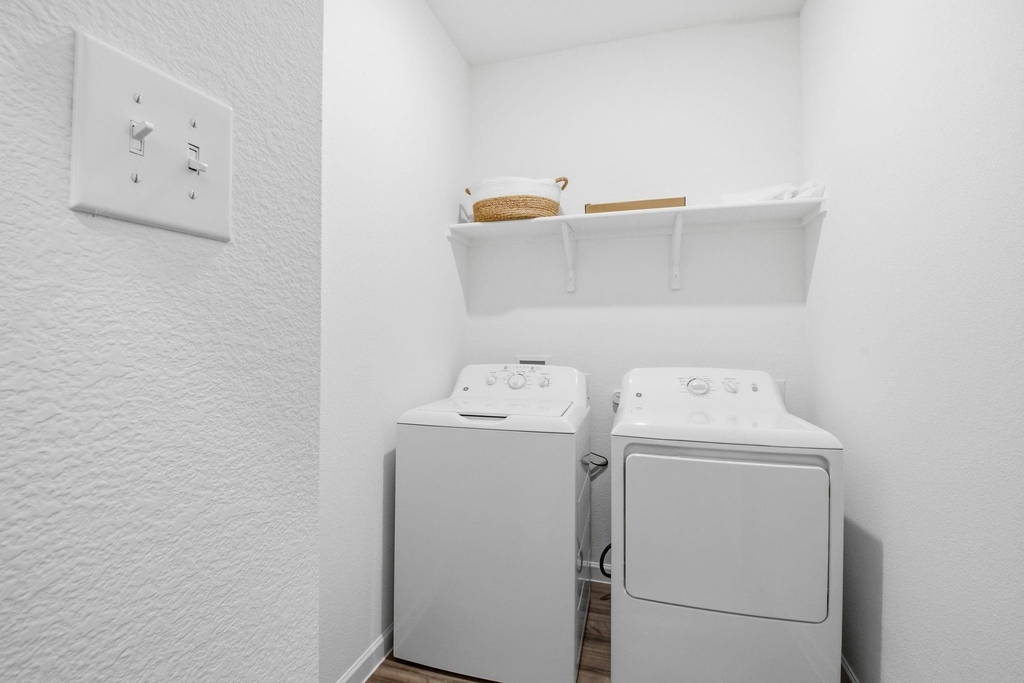2314 Winthrop Avenue - Photo 9