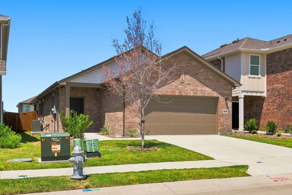 2314 Winthrop Avenue - Photo 2