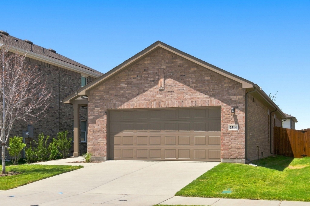 2314 Winthrop Avenue - Photo 1