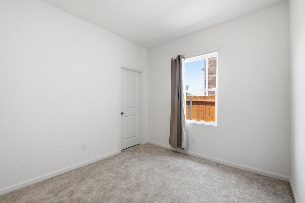 2314 Winthrop Avenue - Photo 20