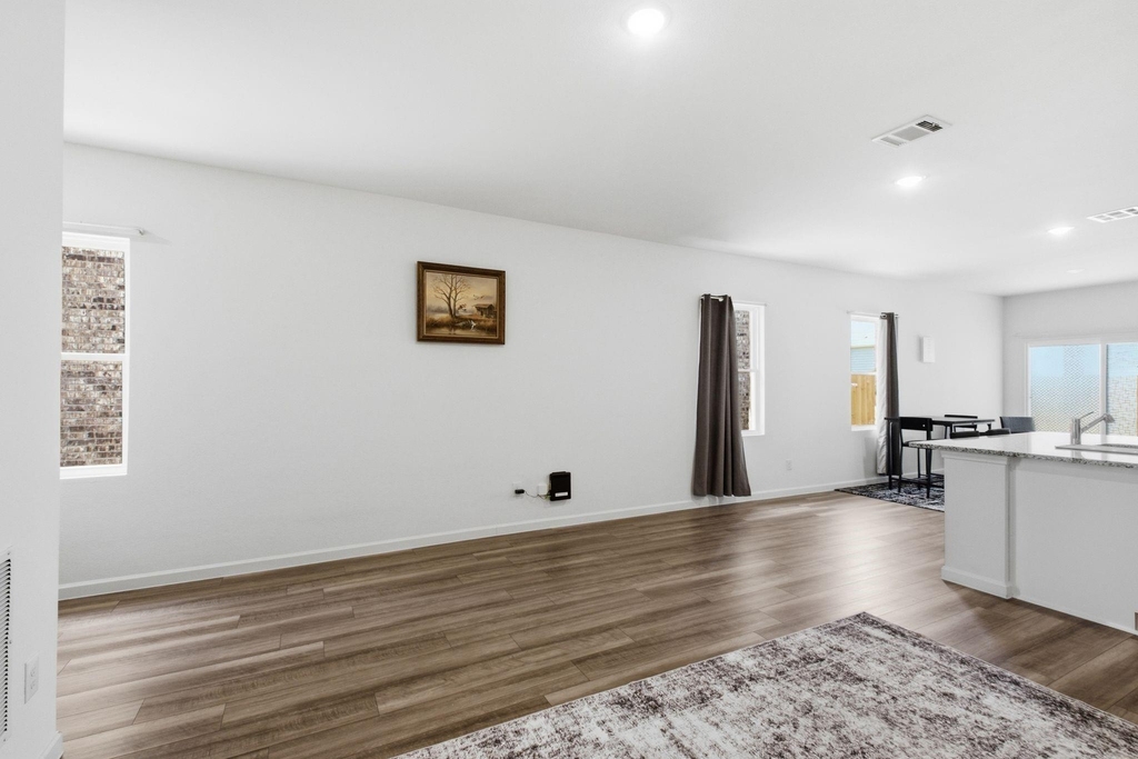 2314 Winthrop Avenue - Photo 6