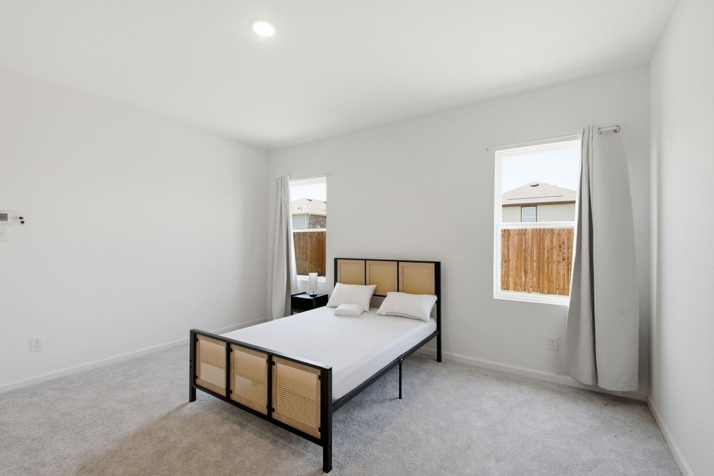 2314 Winthrop Avenue - Photo 23