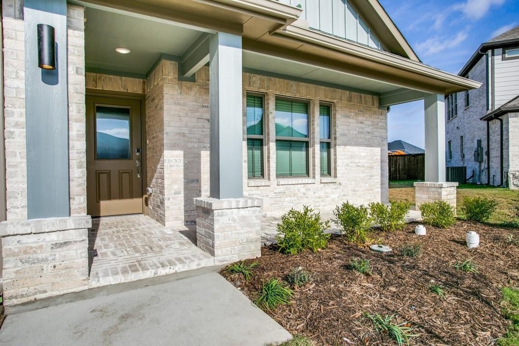 313 Ember Circle - Photo 2