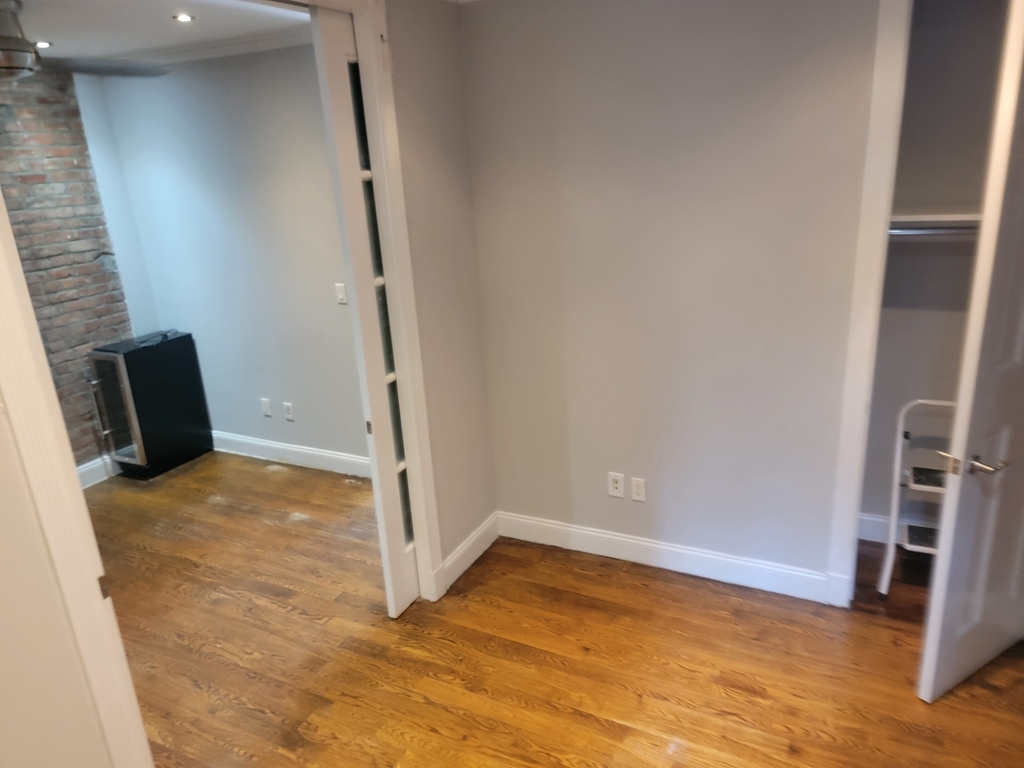 314 East 106th Street - Photo 6