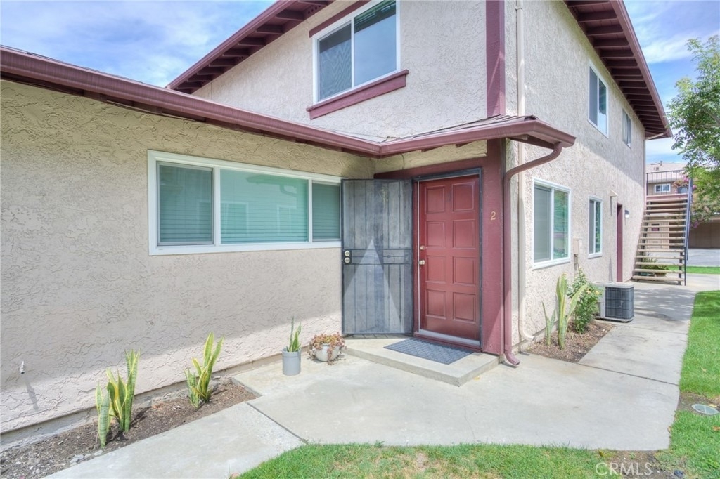 1085 W Sierra Madre - Photo 0