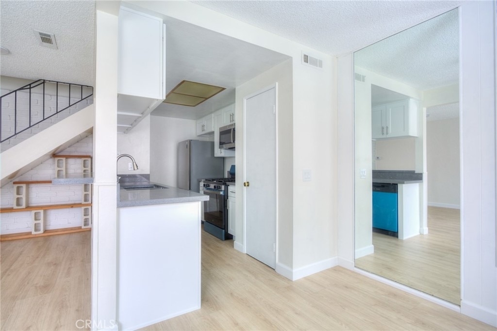 1085 W Sierra Madre - Photo 7