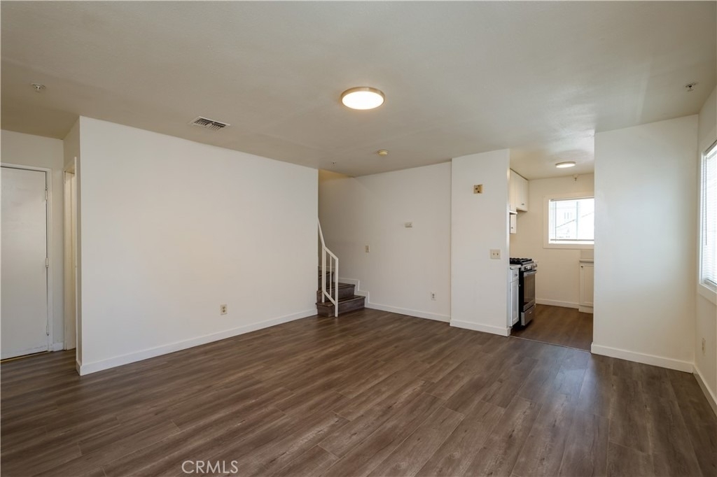 321 S Occidental Boulevard - Photo 2
