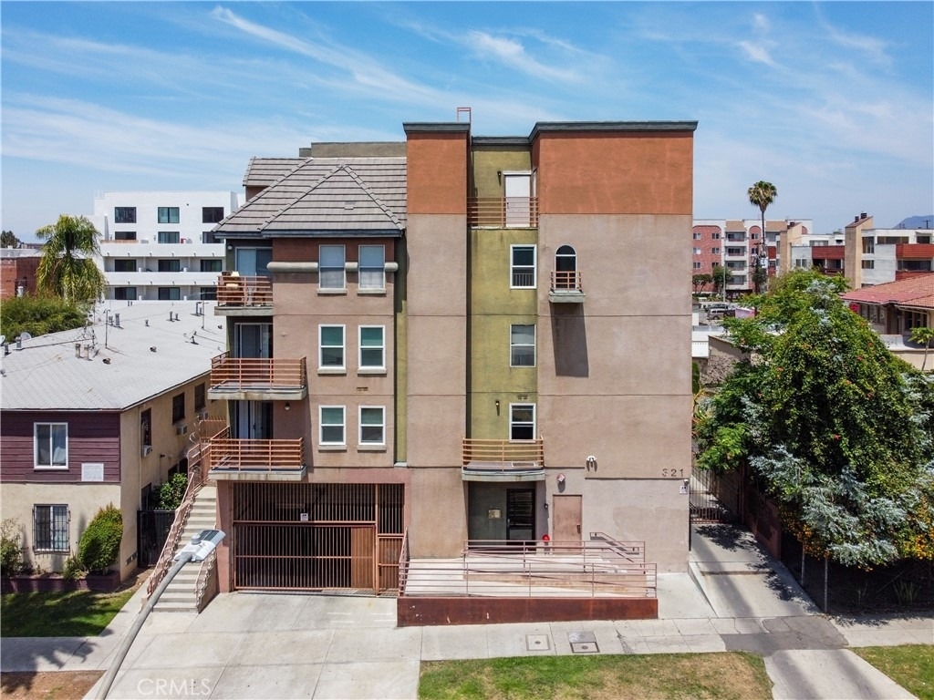 321 S Occidental Boulevard - Photo 10