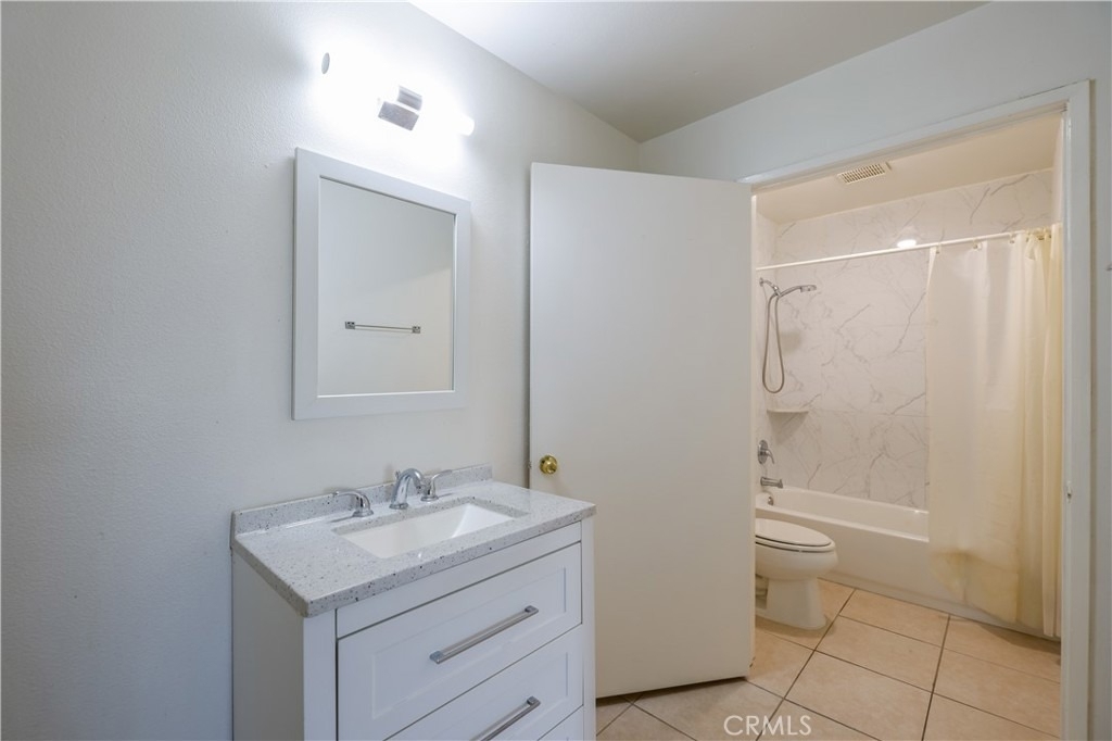 321 S Occidental Boulevard - Photo 4