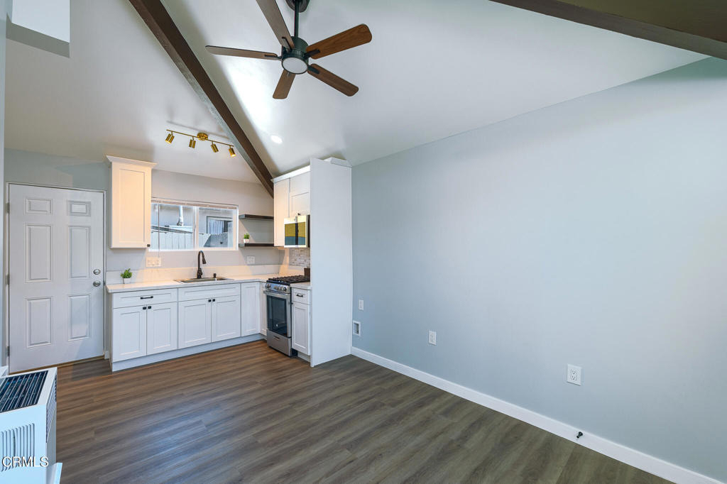 506 E Hemlock Street - Photo 1