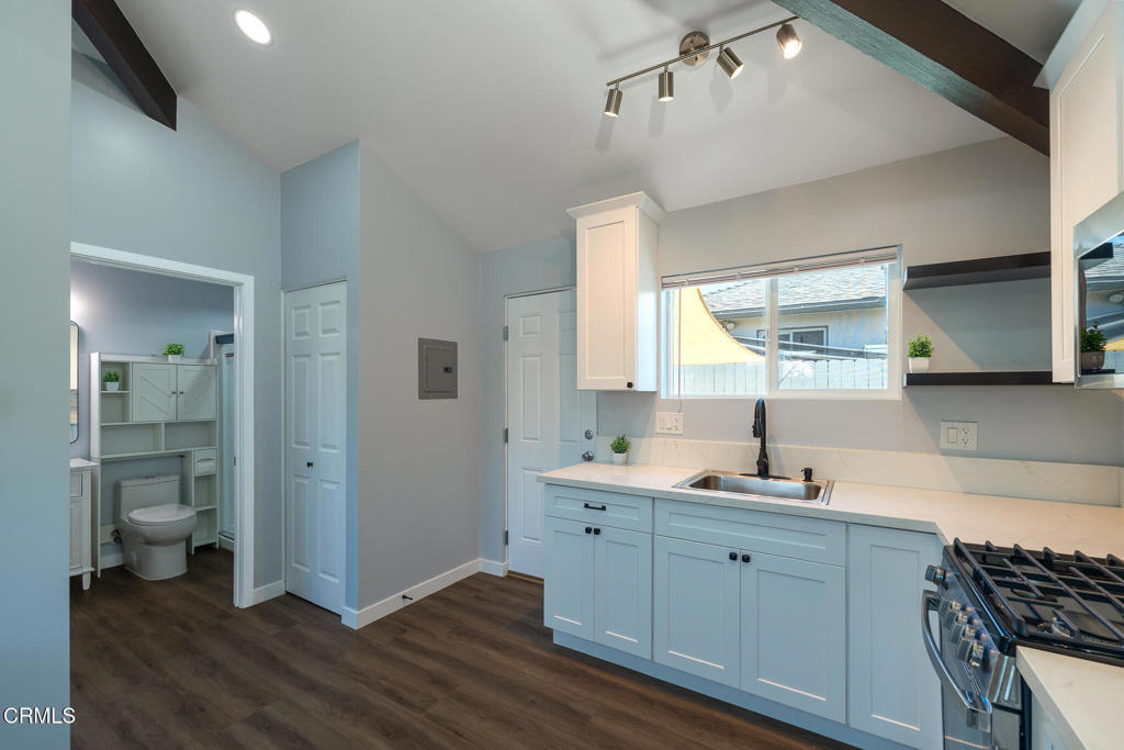 506 E Hemlock Street - Photo 4