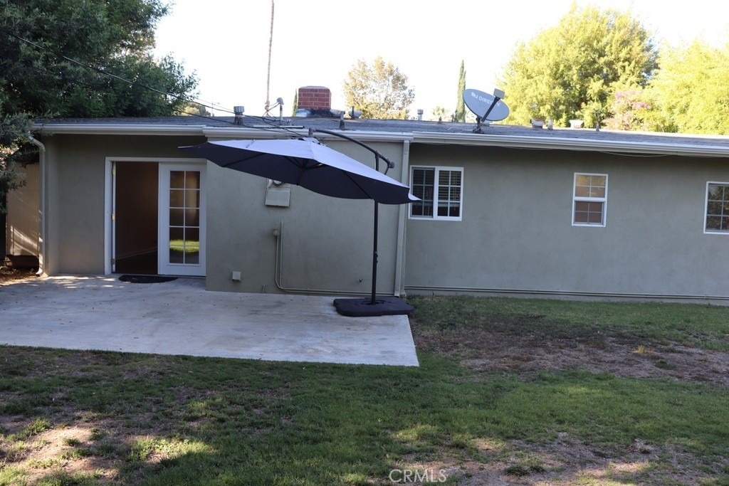 22942 Leadwell - Photo 32