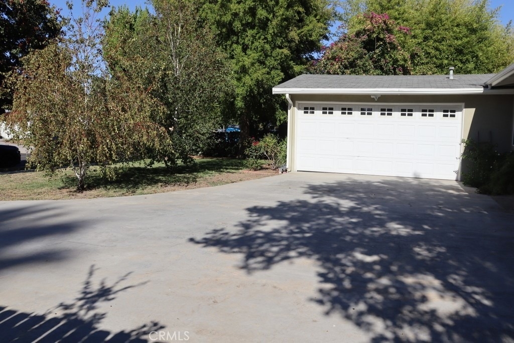 22942 Leadwell - Photo 6