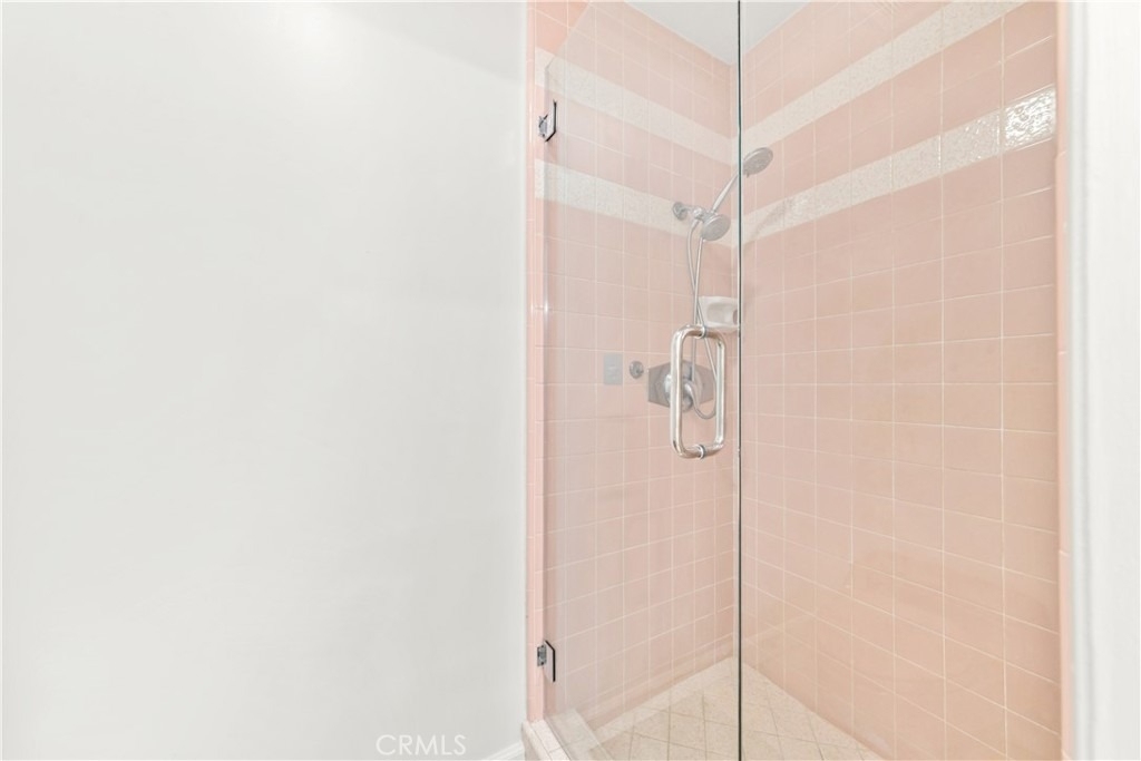 1344 N Martel Avenue - Photo 16
