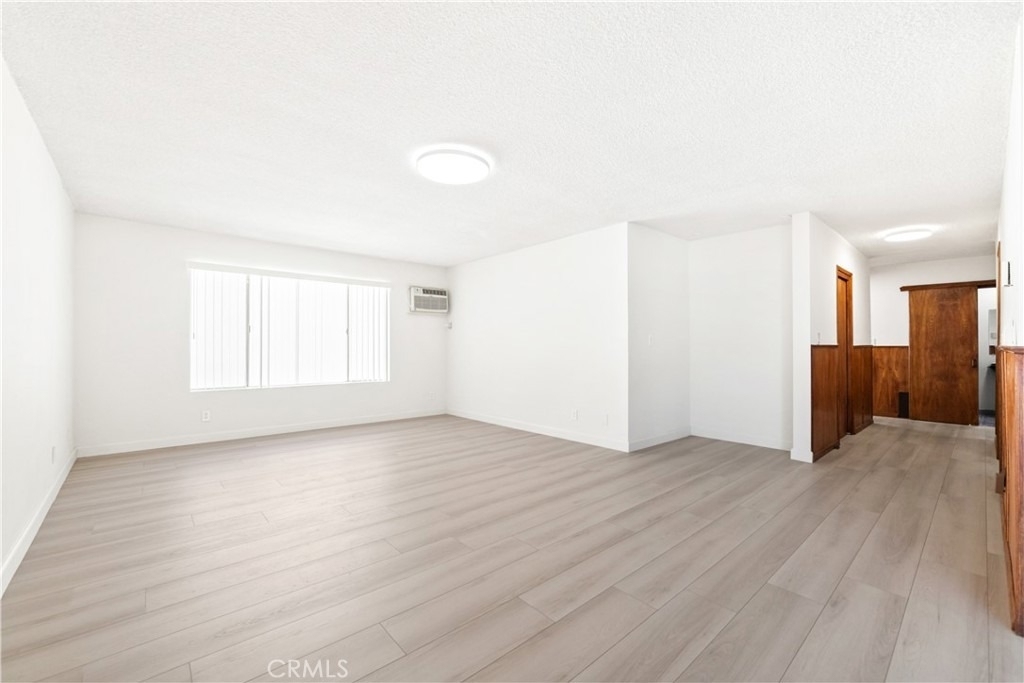 1344 N Martel Avenue - Photo 8