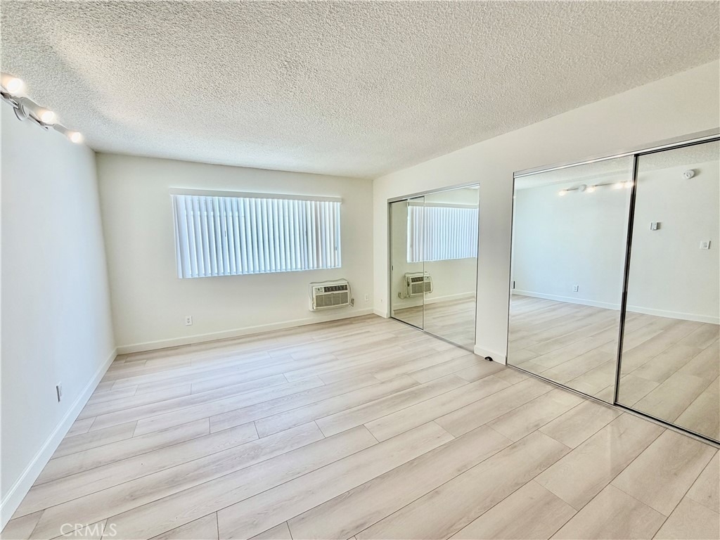 1344 N Martel Avenue - Photo 10