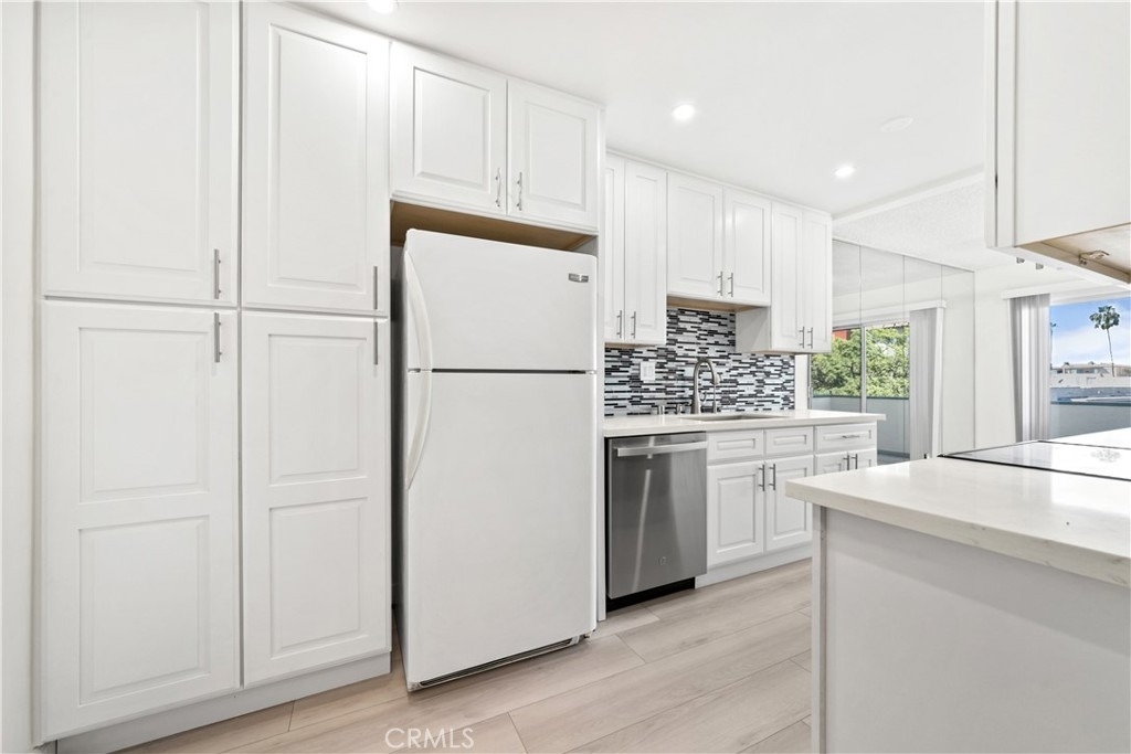 1344 N Martel Avenue - Photo 4