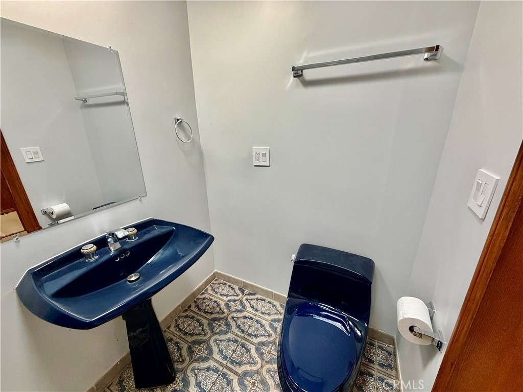 1344 N Martel Avenue - Photo 7