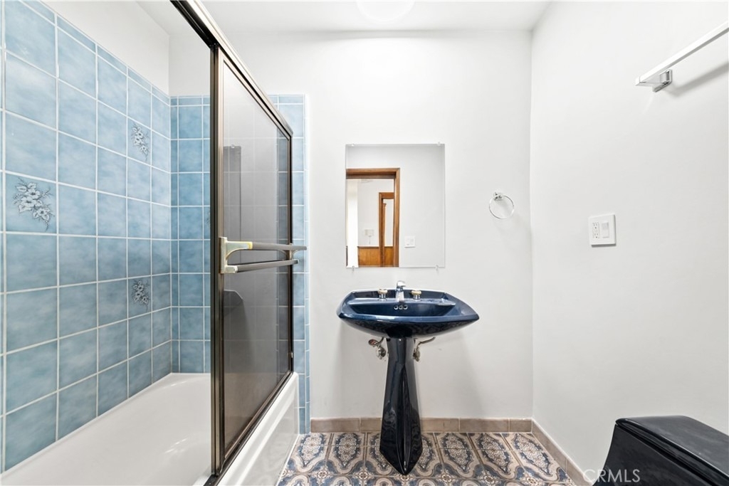 1344 N Martel Avenue - Photo 10