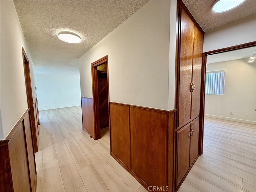 1344 N Martel Avenue - Photo 5
