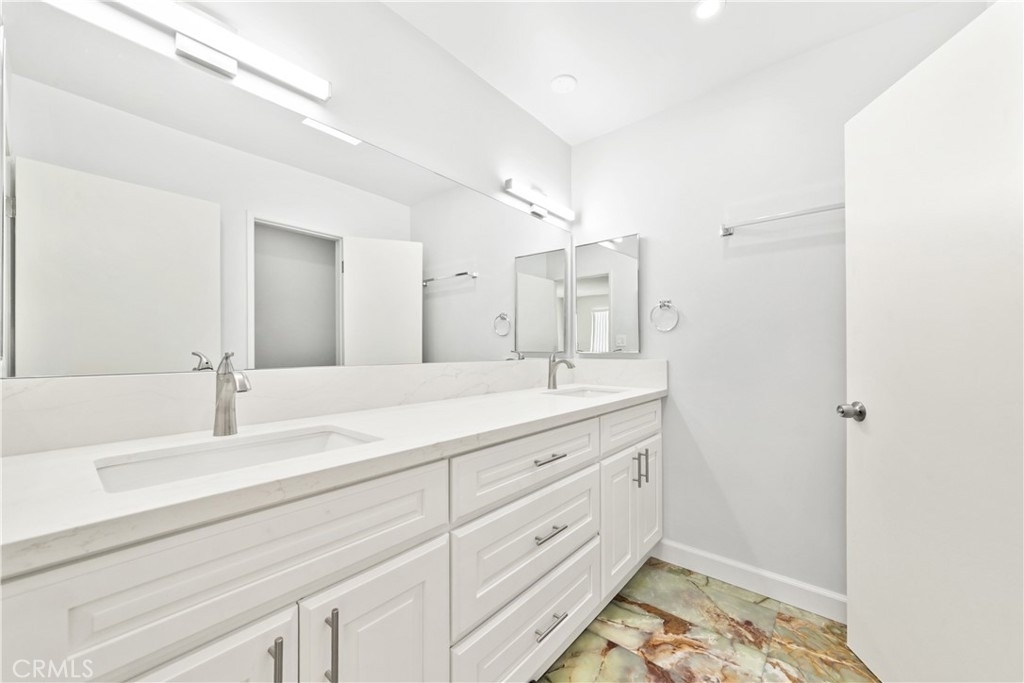 1344 N Martel Avenue - Photo 15