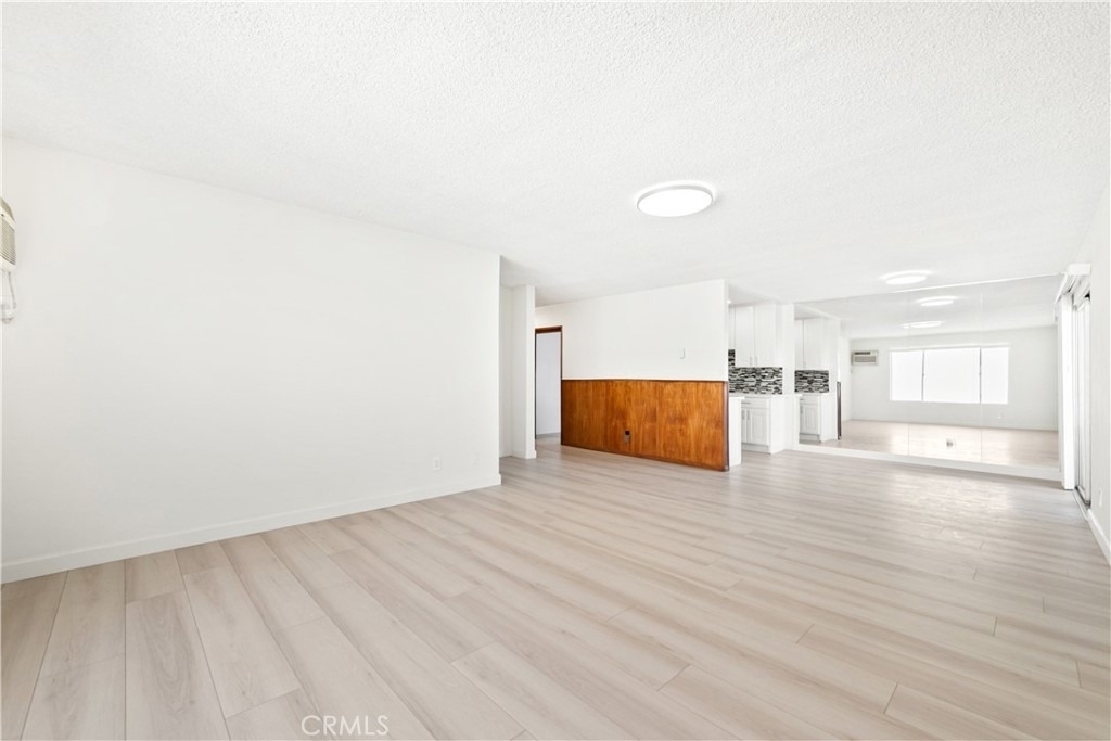 1344 N Martel Avenue - Photo 7