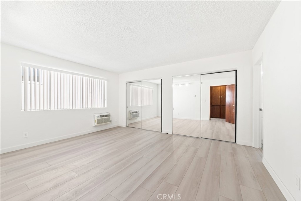 1344 N Martel Avenue - Photo 13