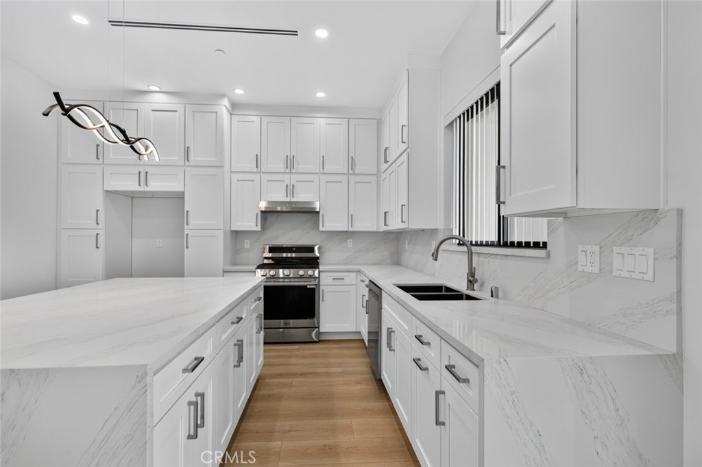 7940 Ethel Avenue - Photo 24