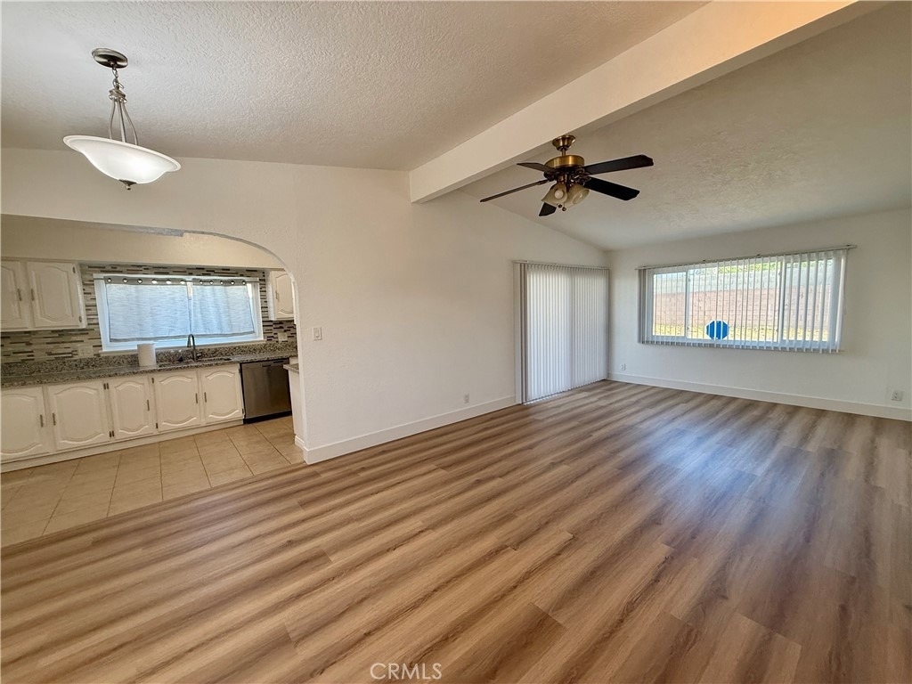 1016 W Avenue J14 - Photo 4