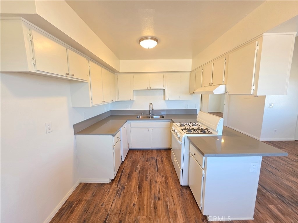 8342 Columbine Avenue - Photo 2
