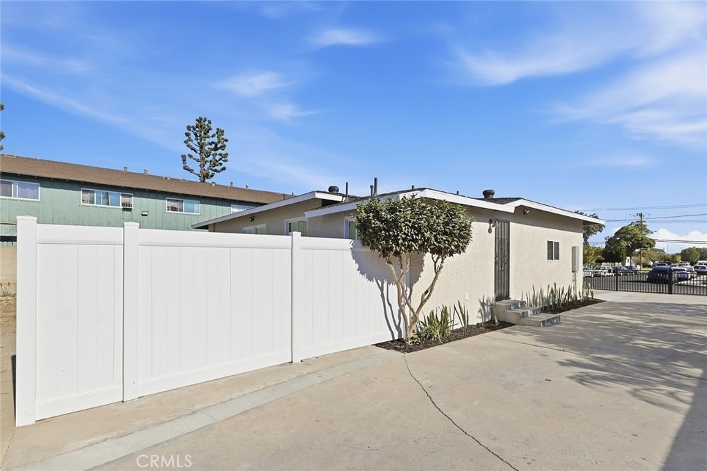 11331 Pioneer Boulevard - Photo 6