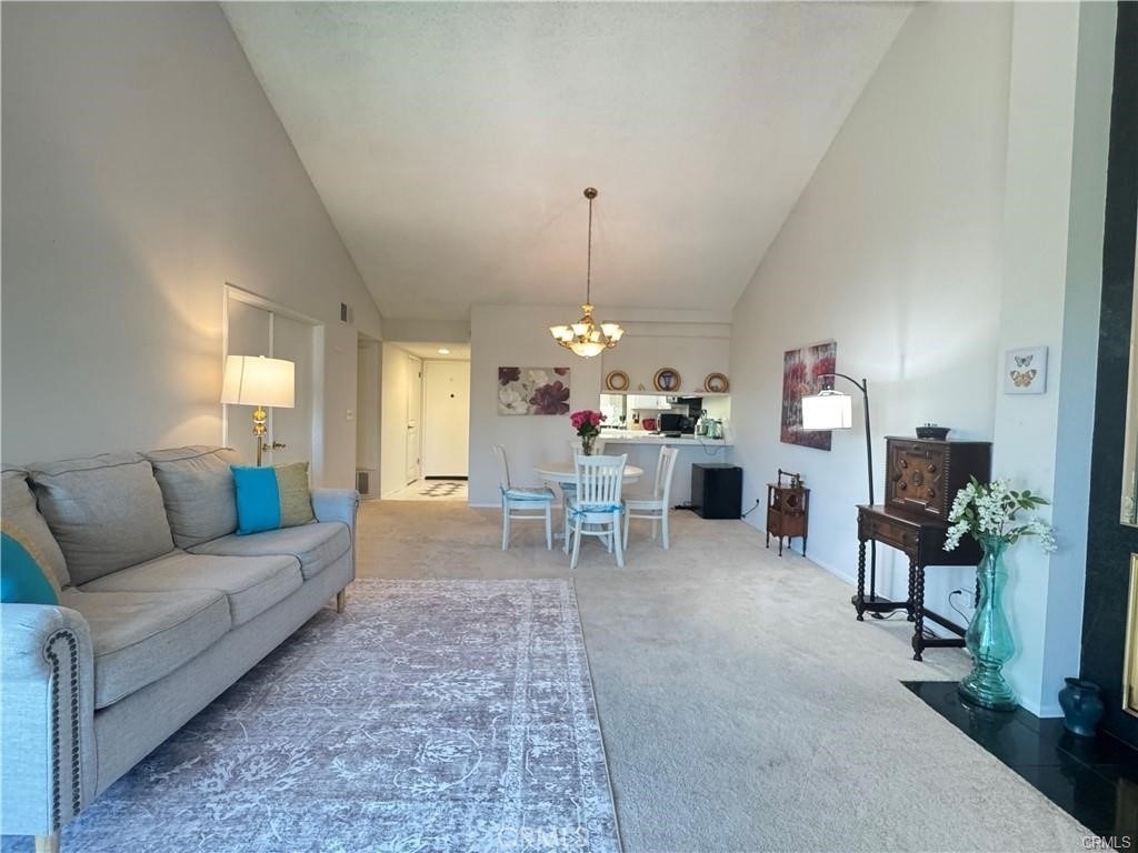 2512 E Willow - Photo 4
