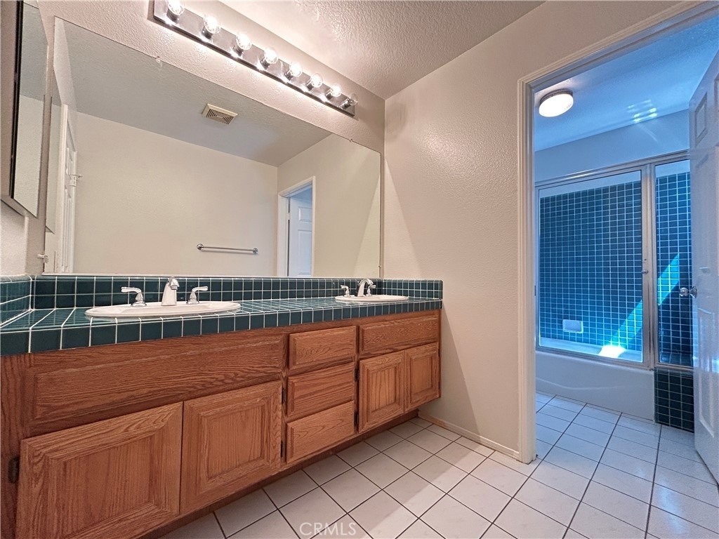 8132 E Hillsdale - Photo 44