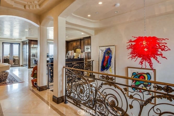707 Esplanade - Photo 2