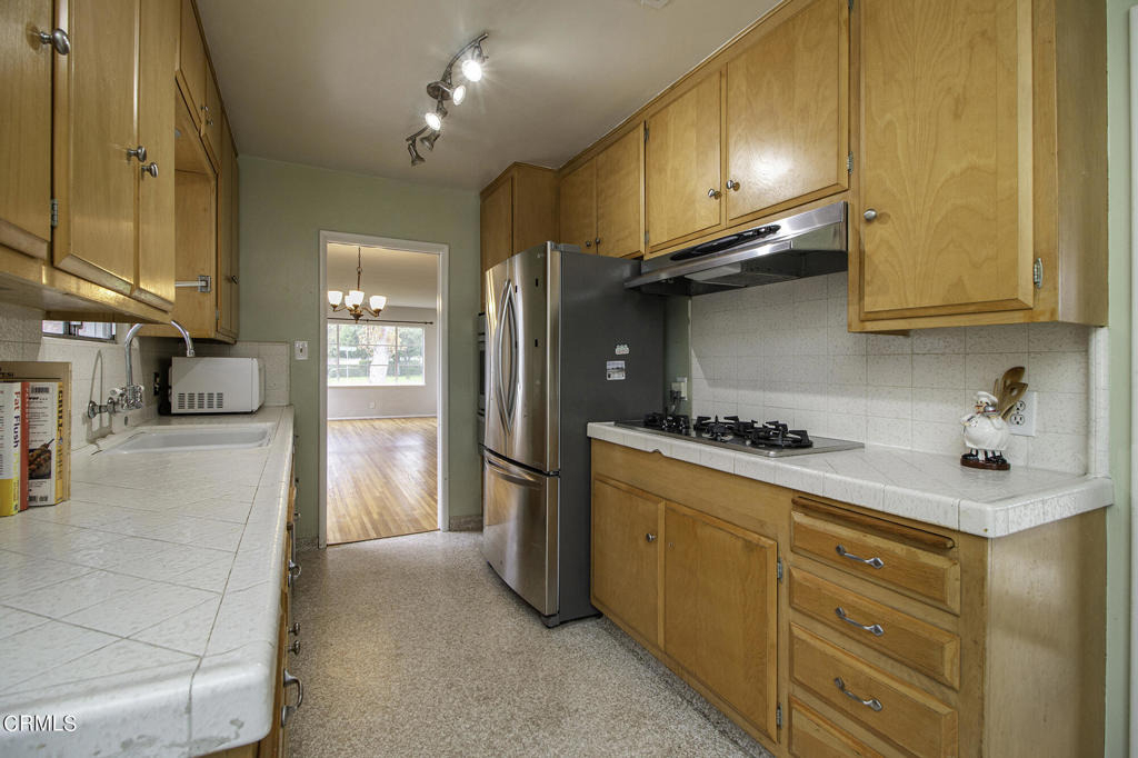 246 Baptiste Way - Photo 6