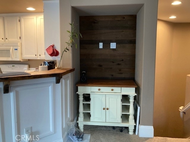 180 Aurora - Photo 3
