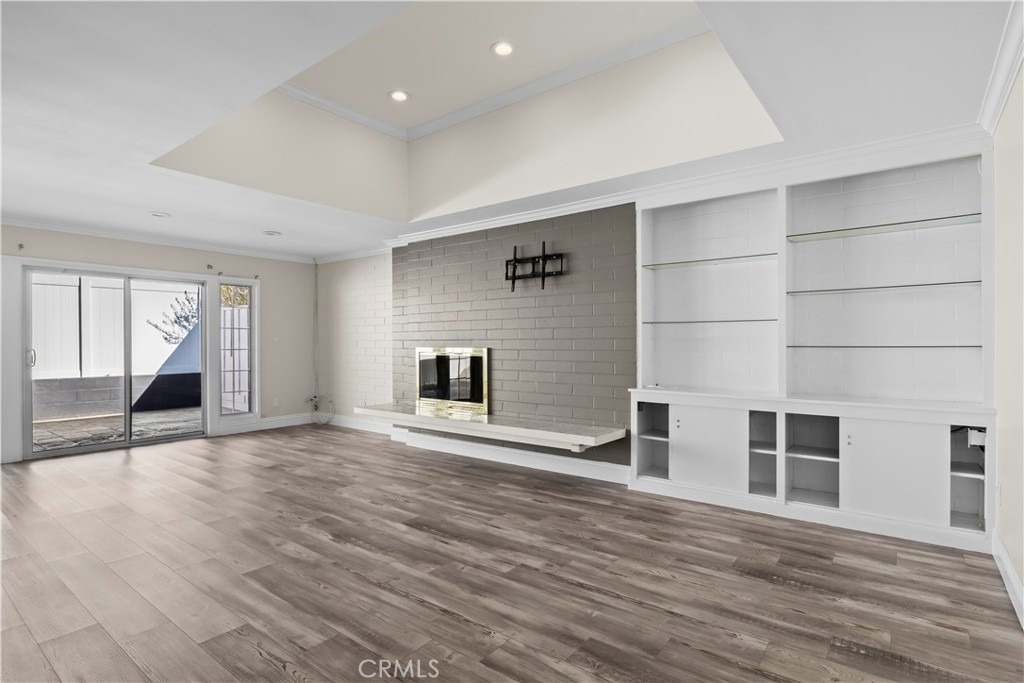2424 University Dr - Photo 2