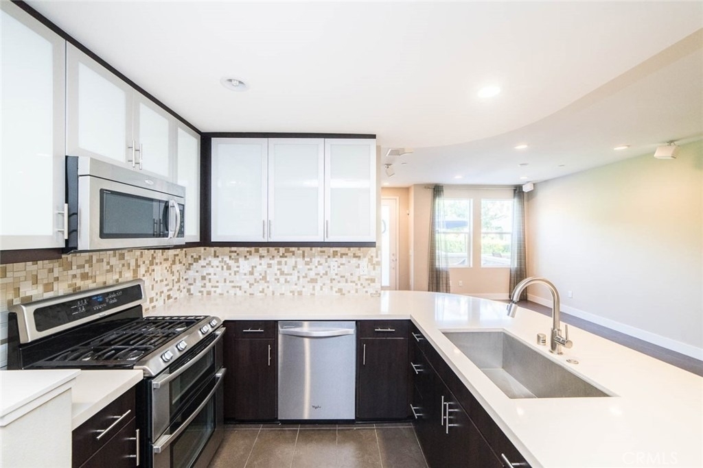 11 Empire Drive - Photo 3