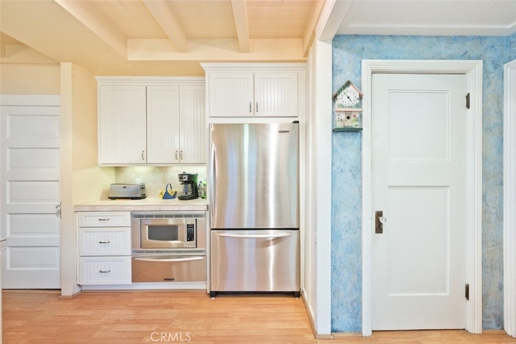 1128 E Balboa - Photo 13