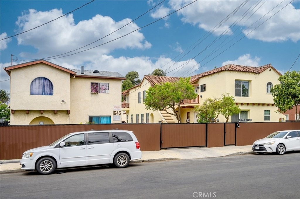 1643 S Catalina Street - Photo 0