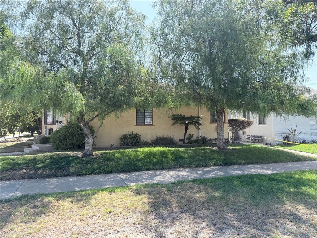 1340 N Buena Vista Street - Photo 1
