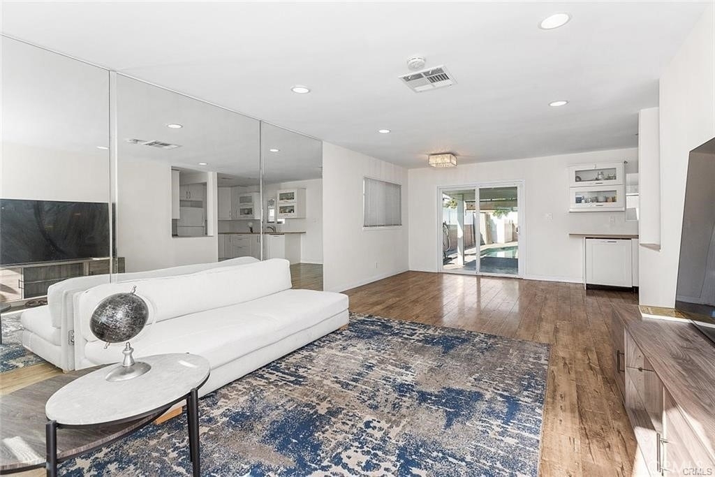 8827 Sylmar - Photo 2