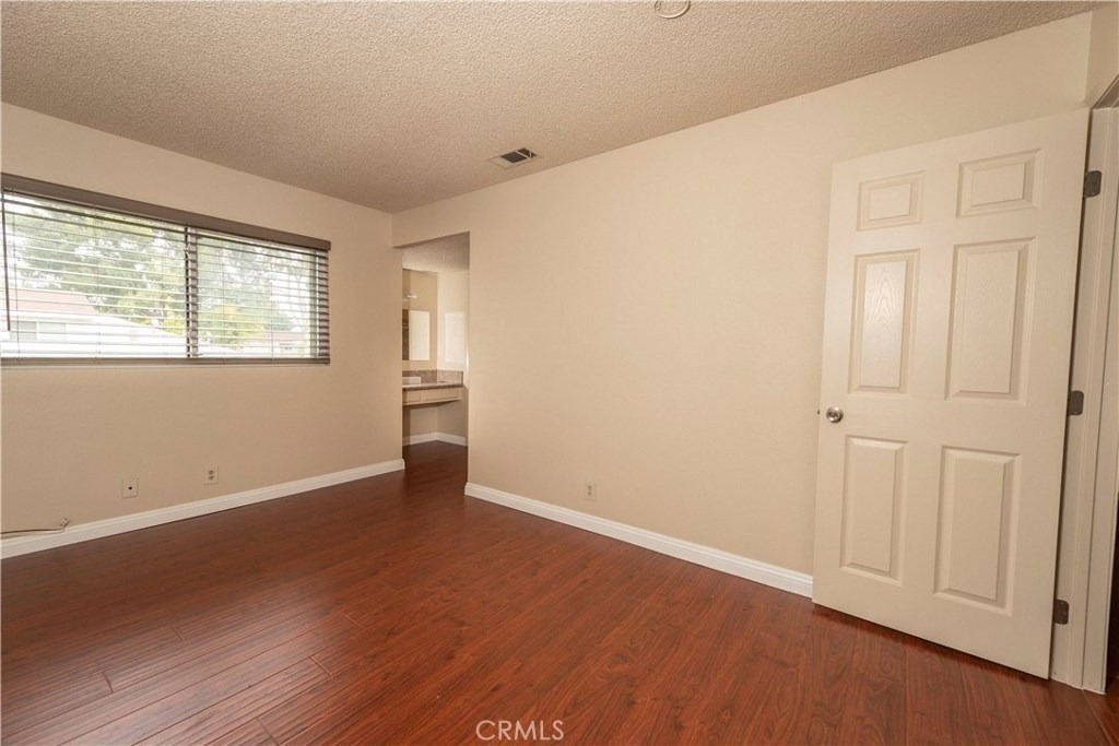 1439 N Elderberry Avenue - Photo 24