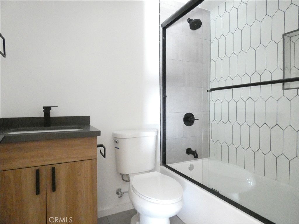 6034 Craner Avenue - Photo 25