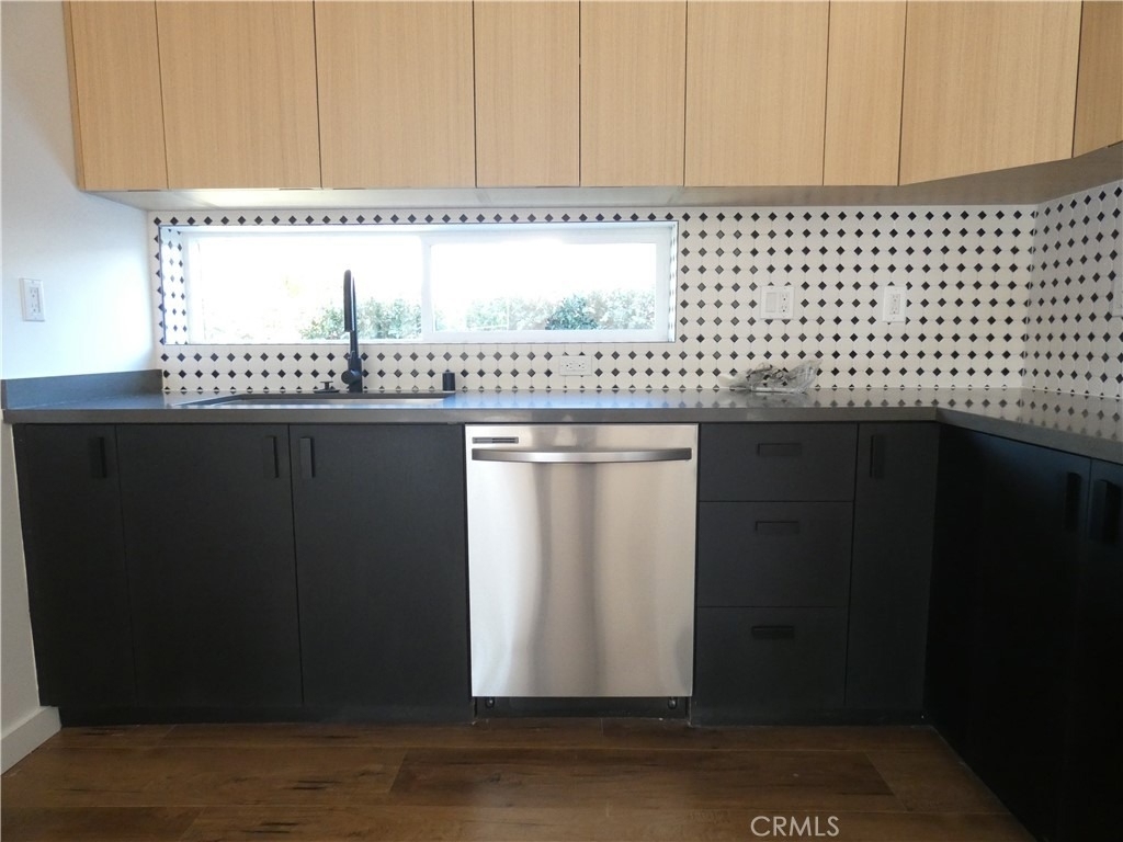 6034 Craner Avenue - Photo 21