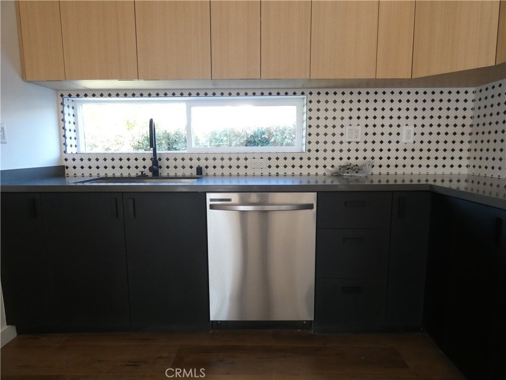 6034 Craner Avenue - Photo 22