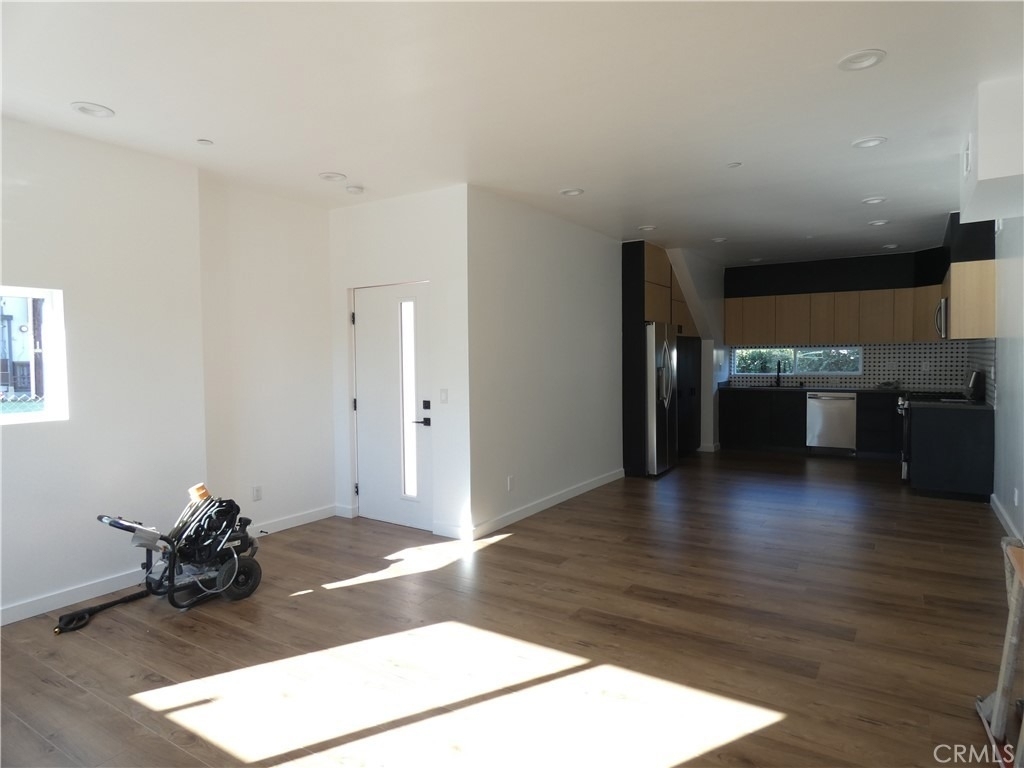6034 Craner Avenue - Photo 16