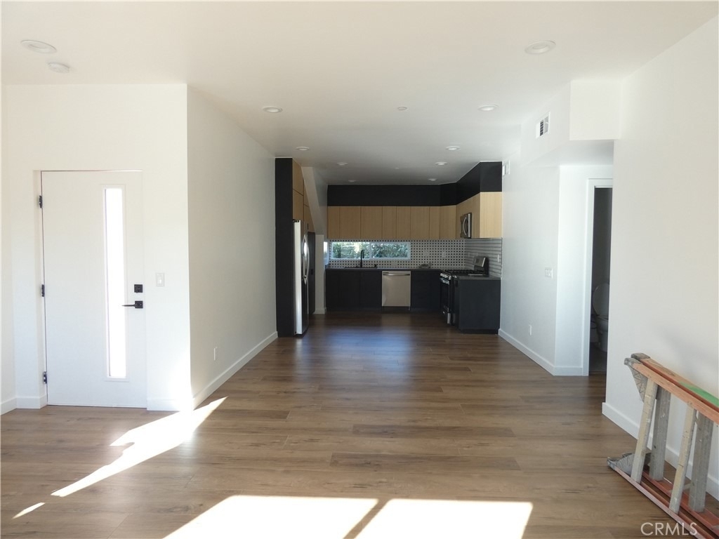 6034 Craner Avenue - Photo 18