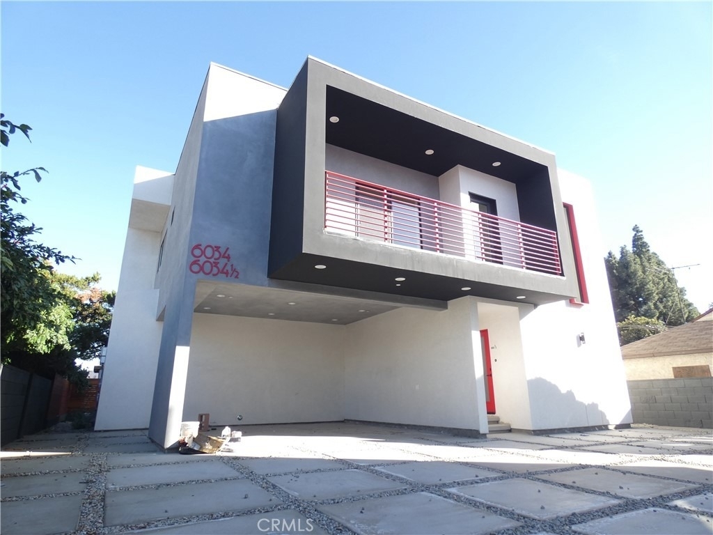 6034 Craner Avenue - Photo 1